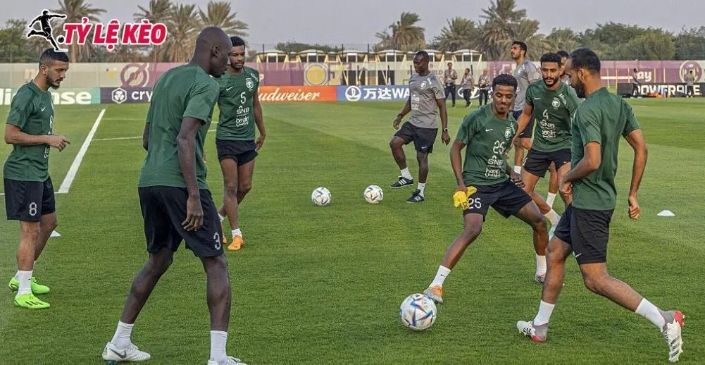 Đội tuyển Saudi Arabia tập cho trận đấu