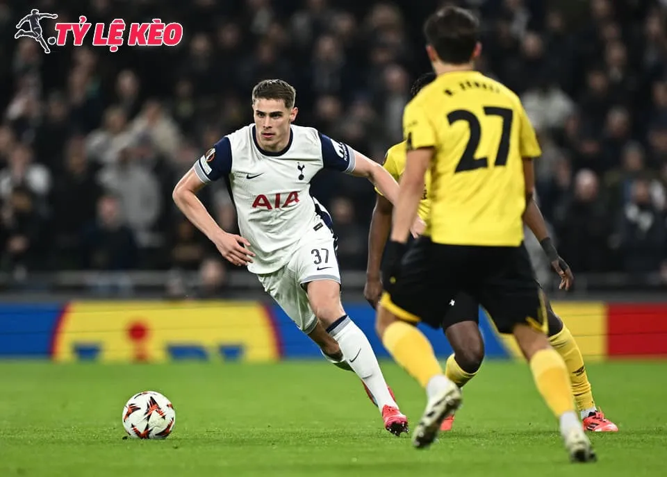 Lợi thế của Brentford là được thi đấu tại sân nhà